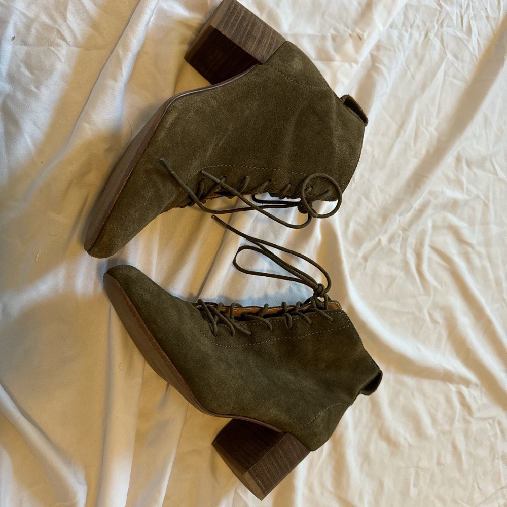 Madewell Olive Lace-Up Suede Boots